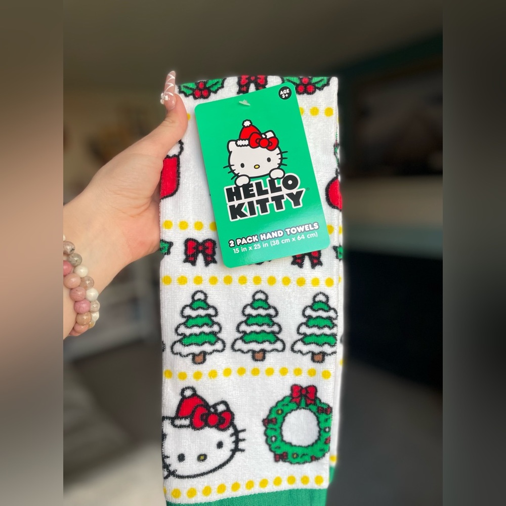COLLECTORS ITEM HELLO KITTY CHRISTMAS HAND TOWELS NWT